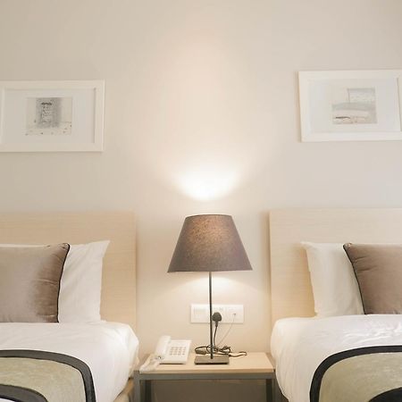 Country Inn Kulai Extérieur photo