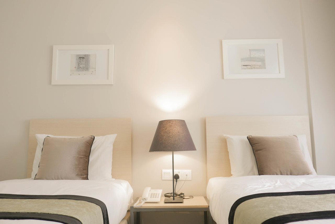 Country Inn Kulai Extérieur photo