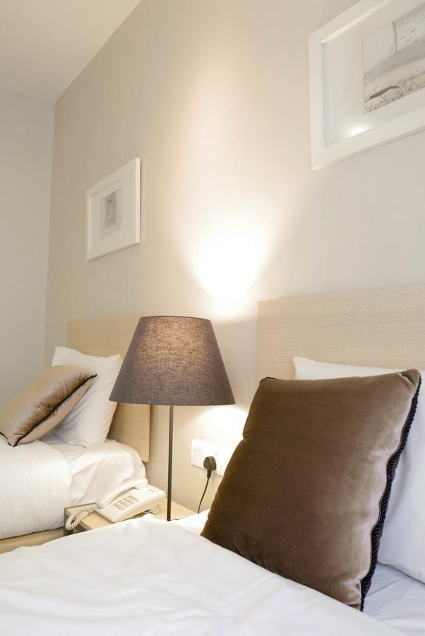 Country Inn Kulai Extérieur photo