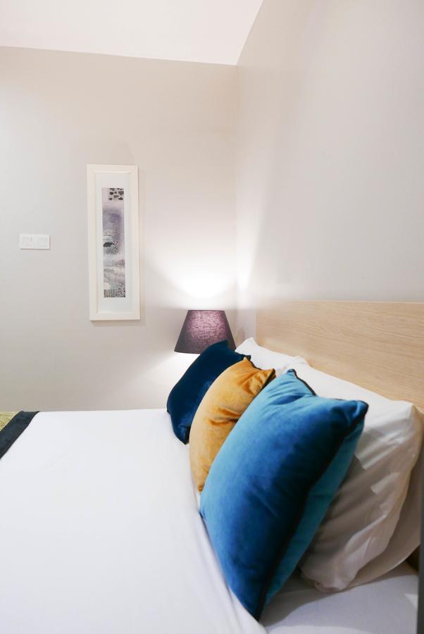 Country Inn Kulai Extérieur photo