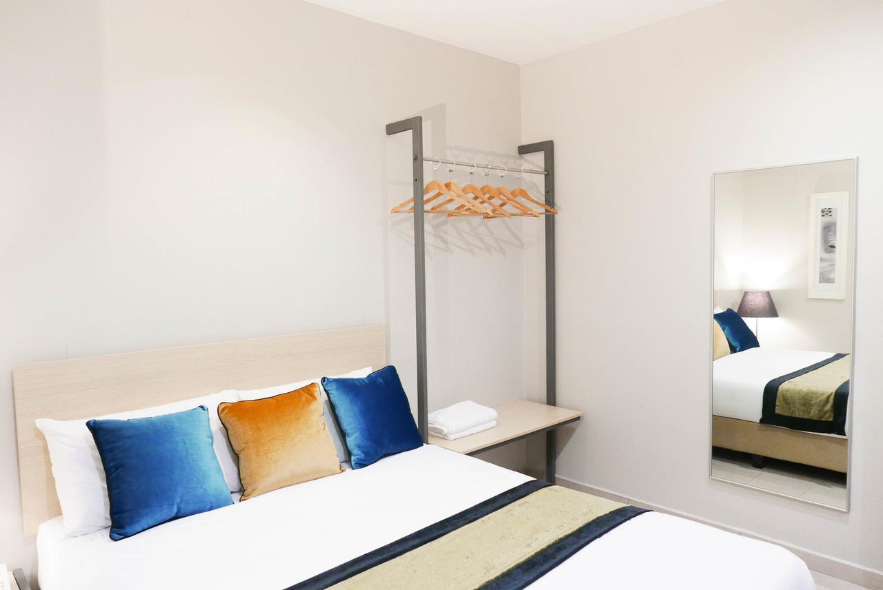 Country Inn Kulai Extérieur photo